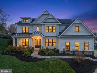 1118 WESTBRIAR CT NE, Vienna, VA 22180