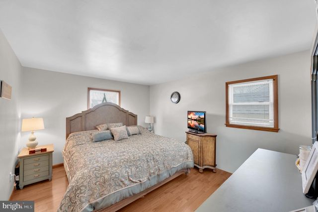 1113 SEASHELL AVE, Manahawkin, NJ 08050