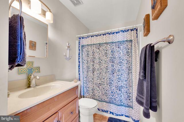 1113 SEASHELL AVE, Manahawkin, NJ 08050