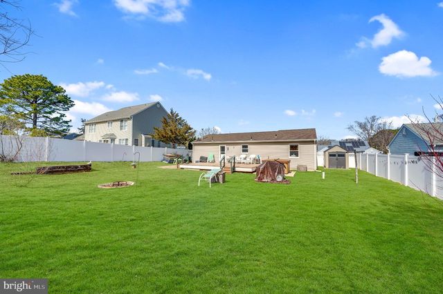 1113 SEASHELL AVE, Manahawkin, NJ 08050