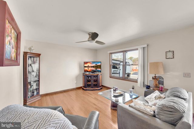 1113 SEASHELL AVE, Manahawkin, NJ 08050