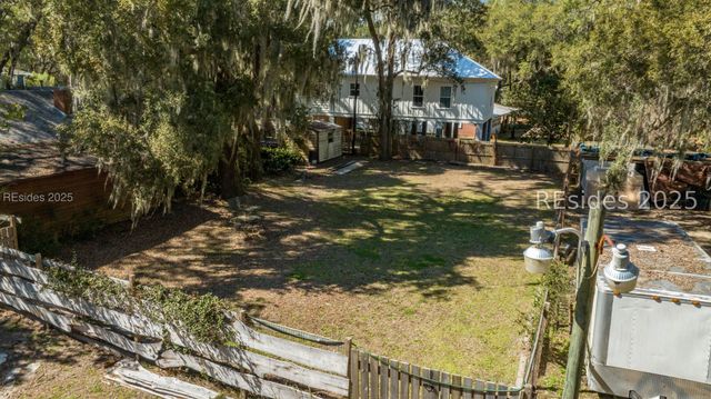 43 Oyster St, Bluffton, SC 29910