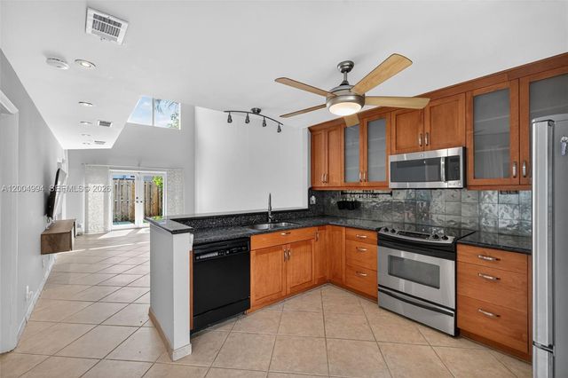 341 City View Dr, Fort Lauderdale, FL 33311