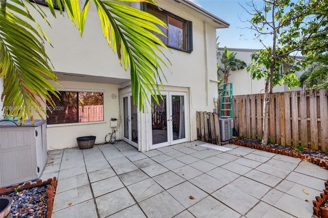 341 City View Dr, Fort Lauderdale, FL 33311