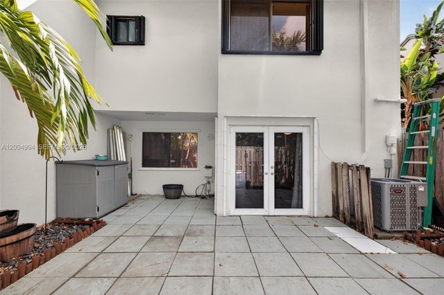 341 City View Dr, Fort Lauderdale, FL 33311