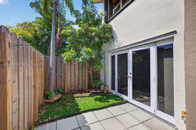 341 City View Dr, Fort Lauderdale, FL 33311