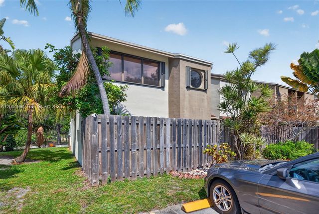 341 City View Dr, Fort Lauderdale, FL 33311