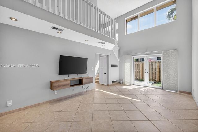 341 City View Dr, Fort Lauderdale, FL 33311