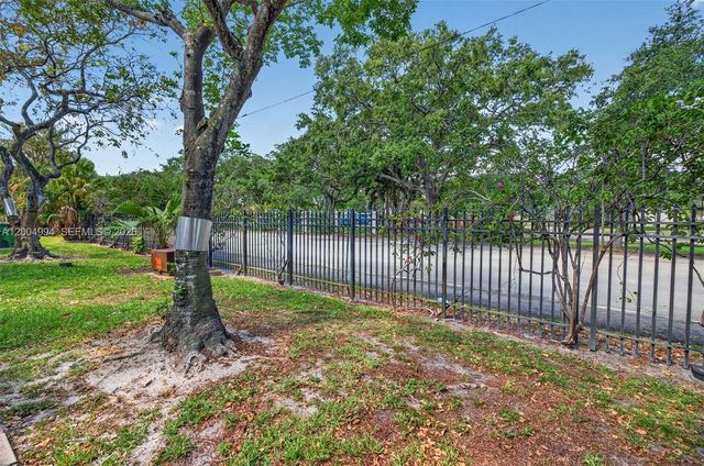 341 City View Dr, Fort Lauderdale, FL 33311