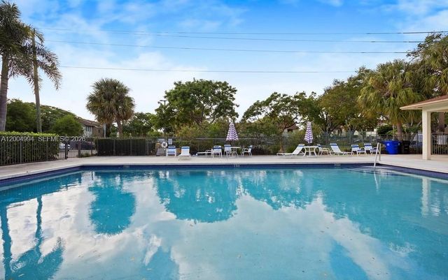 341 City View Dr, Fort Lauderdale, FL 33311