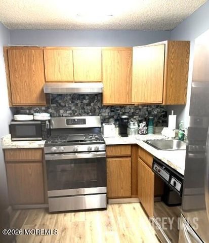 401 Sunshine Court, Sayreville, NJ 08859