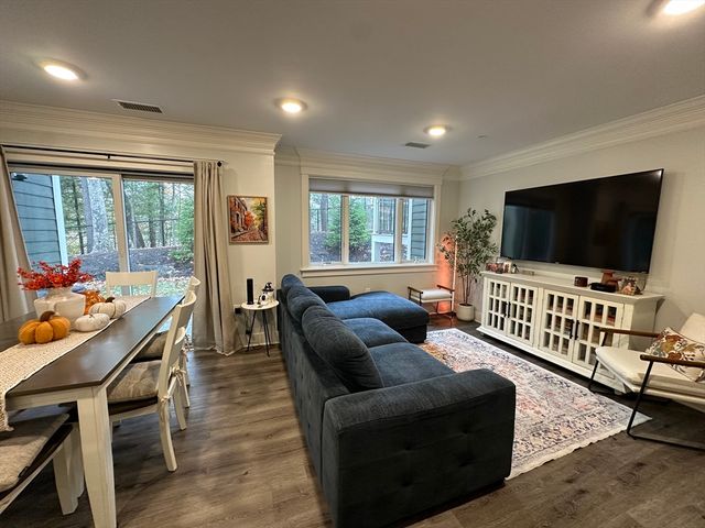 17 Hennery Way 17B, Medfield, MA 02052