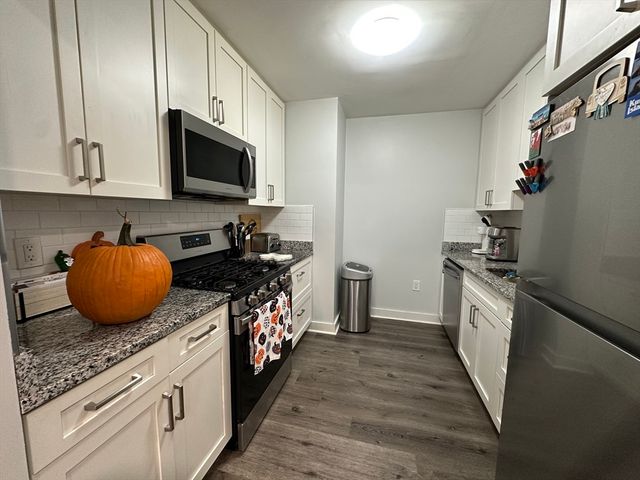 17 Hennery Way 17B, Medfield, MA 02052