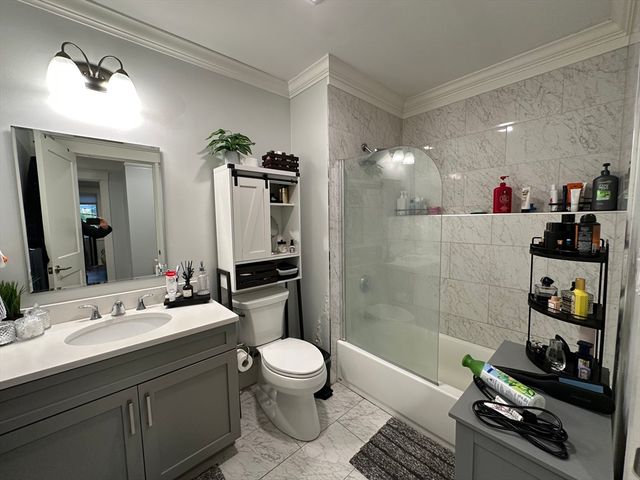 17 Hennery Way 17B, Medfield, MA 02052