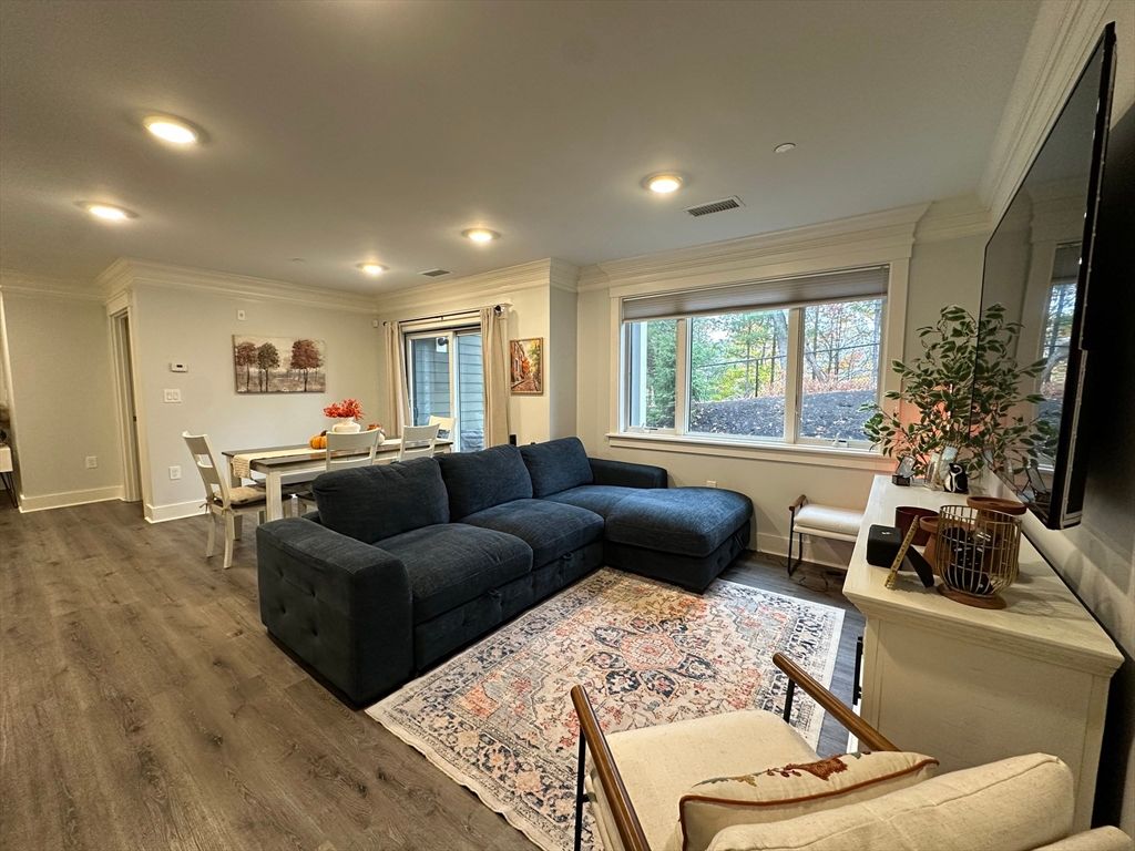 17 Hennery Way 17B, Medfield, MA 02052