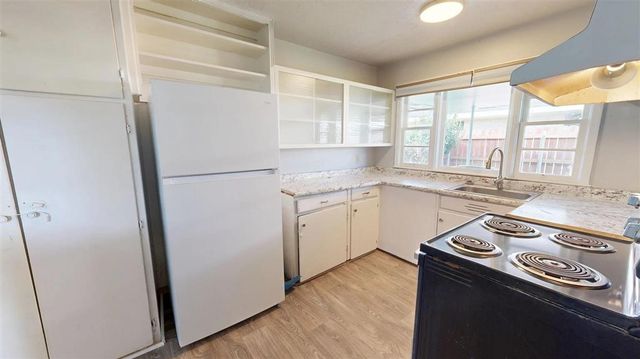 3555 Monroe Street, Lake Charles, LA 70607