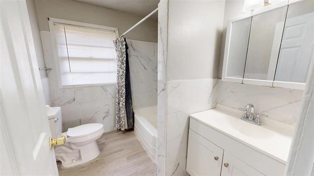 3555 Monroe Street, Lake Charles, LA 70607