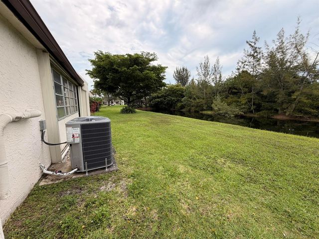 182 Lake Susan Lane, West Palm Beach, FL 33411