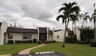 182 Lake Susan Lane, West Palm Beach, FL 33411