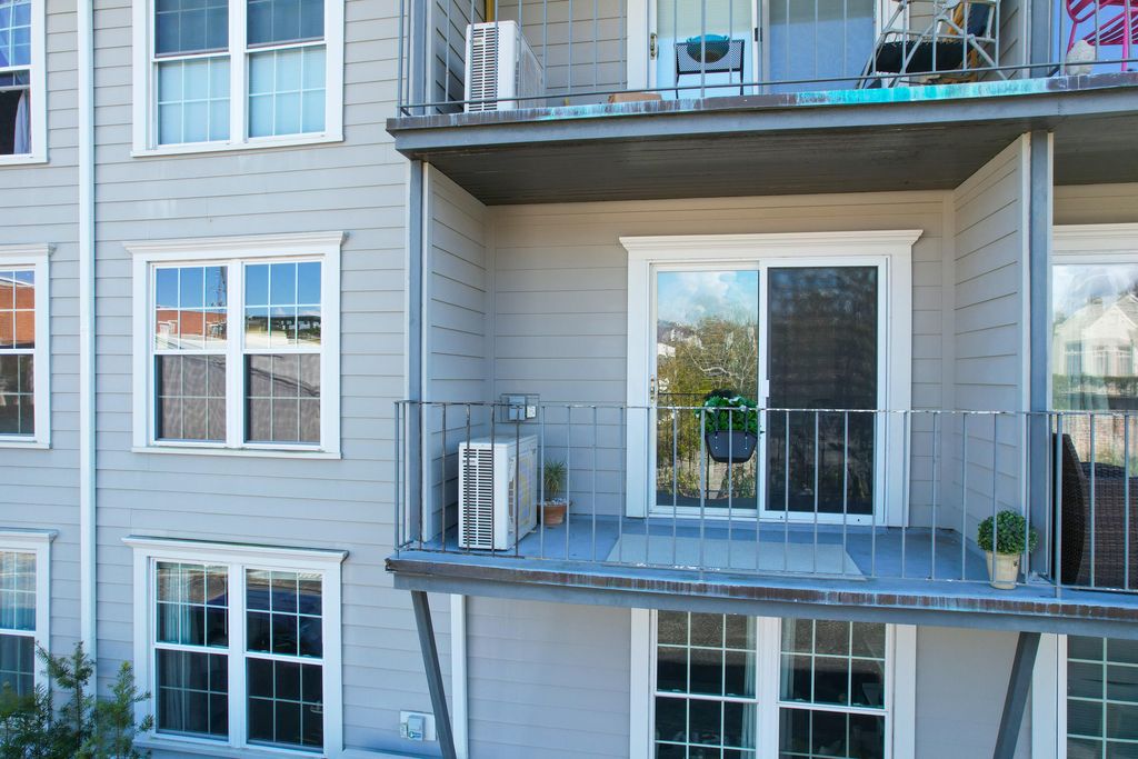 Image 11 of property listing at 259 E Bay Street 7b, Charleston, SC 29401