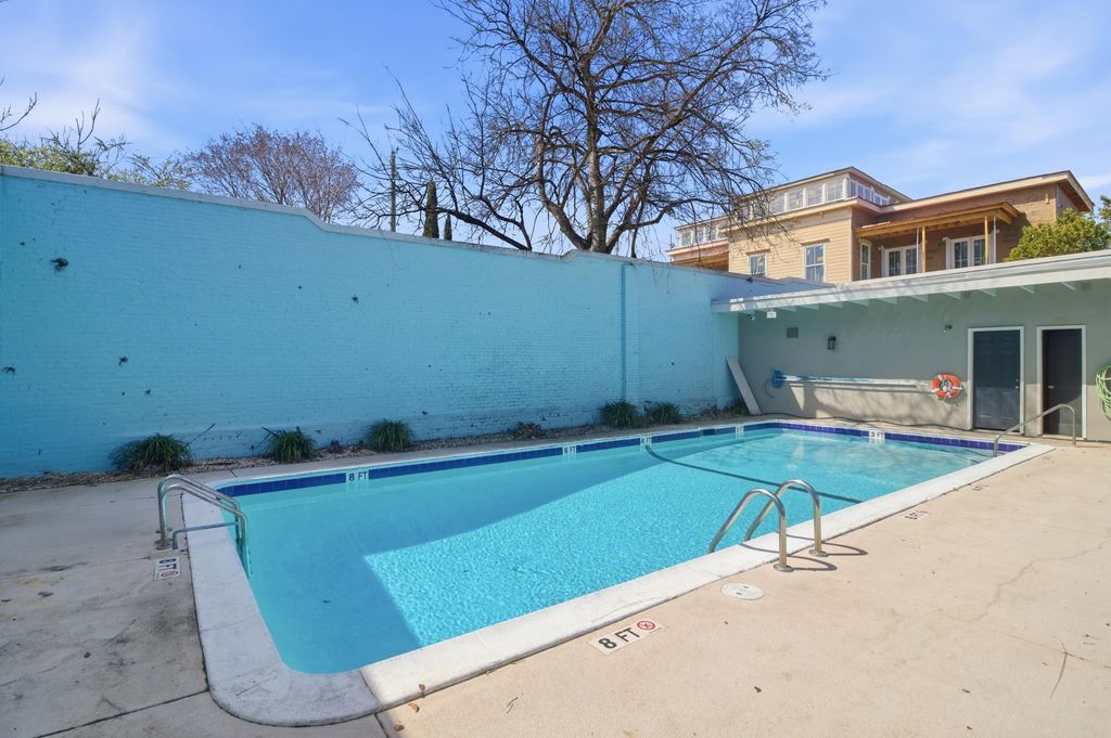 Image 22 of property listing at 259 E Bay Street 7b, Charleston, SC 29401