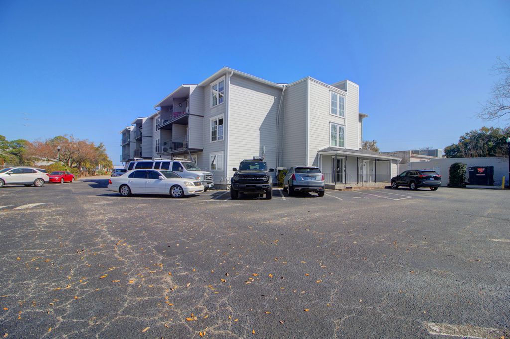 Image 35 of property listing at 259 E Bay Street 7b, Charleston, SC 29401