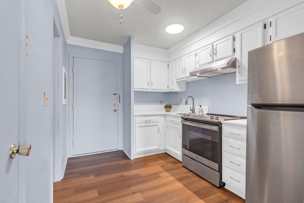 Image 5 of property listing at 259 E Bay Street 7b, Charleston, SC 29401