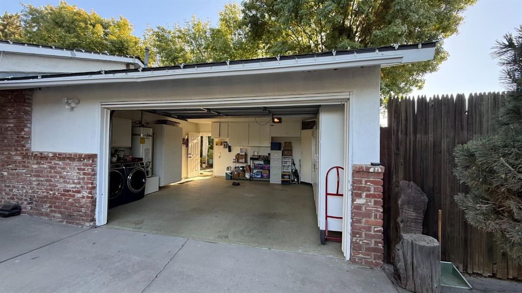 Image 17 of property listing at 9568 S Academy Avenue, Selma, CA 93662