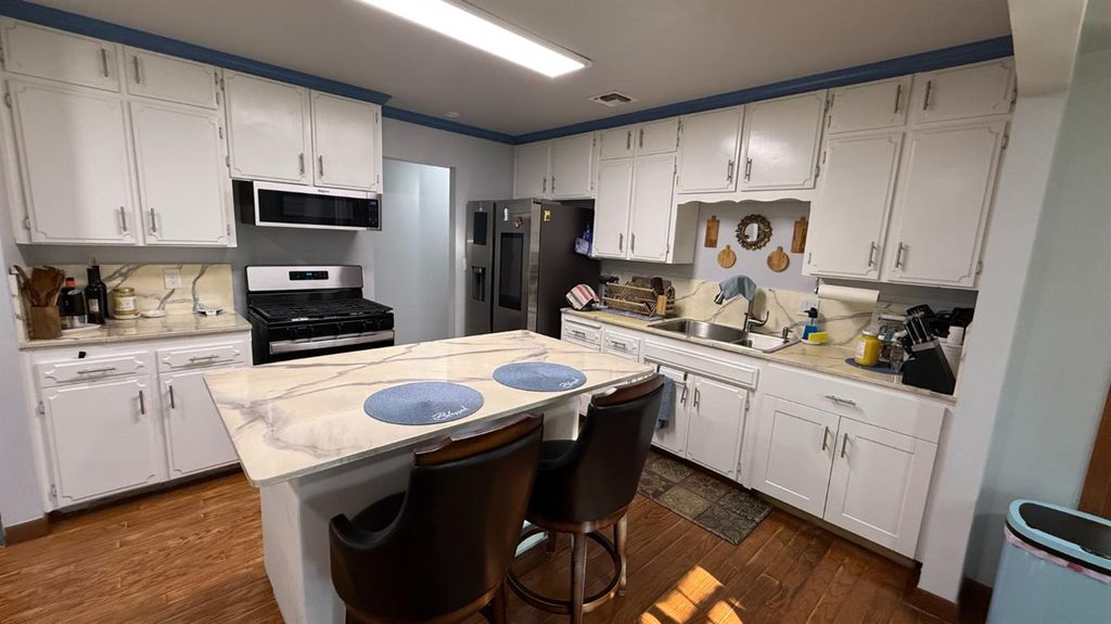 Image 23 of property listing at 9568 S Academy Avenue, Selma, CA 93662