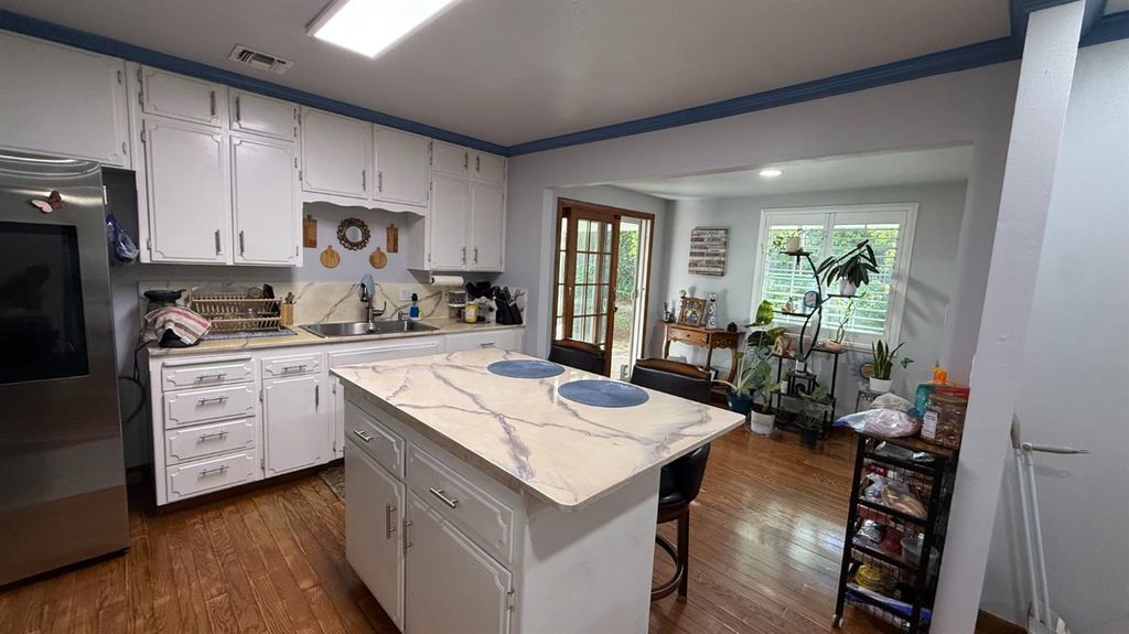 Image 25 of property listing at 9568 S Academy Avenue, Selma, CA 93662