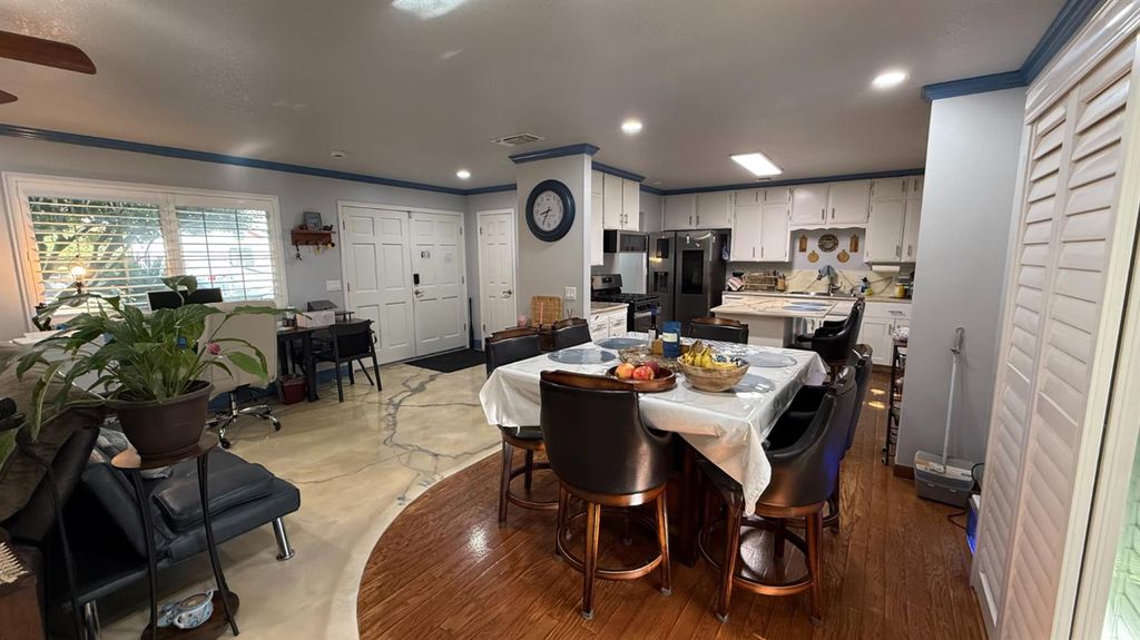 Image 27 of property listing at 9568 S Academy Avenue, Selma, CA 93662