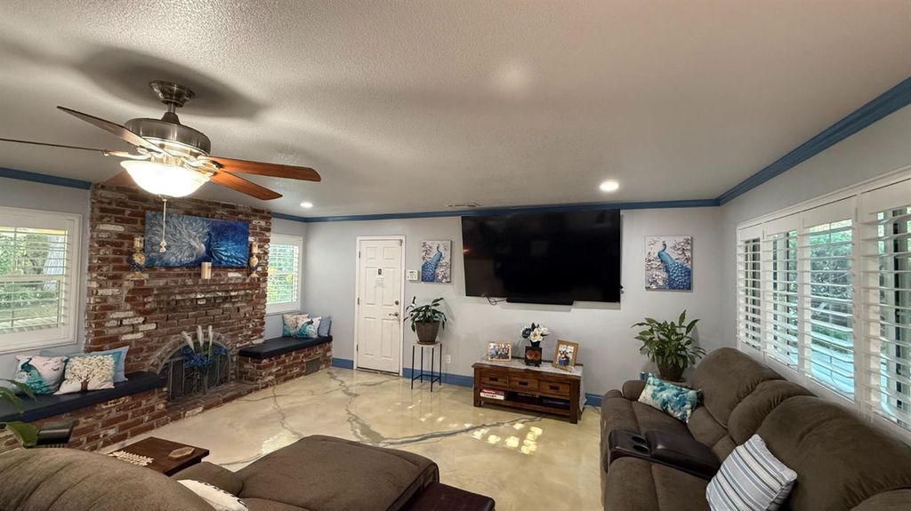 Image 28 of property listing at 9568 S Academy Avenue, Selma, CA 93662