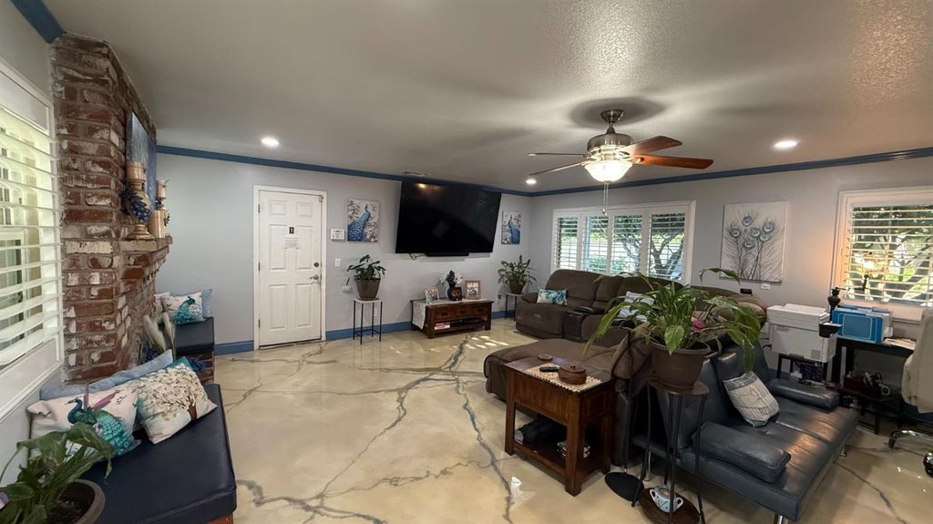 Image 29 of property listing at 9568 S Academy Avenue, Selma, CA 93662