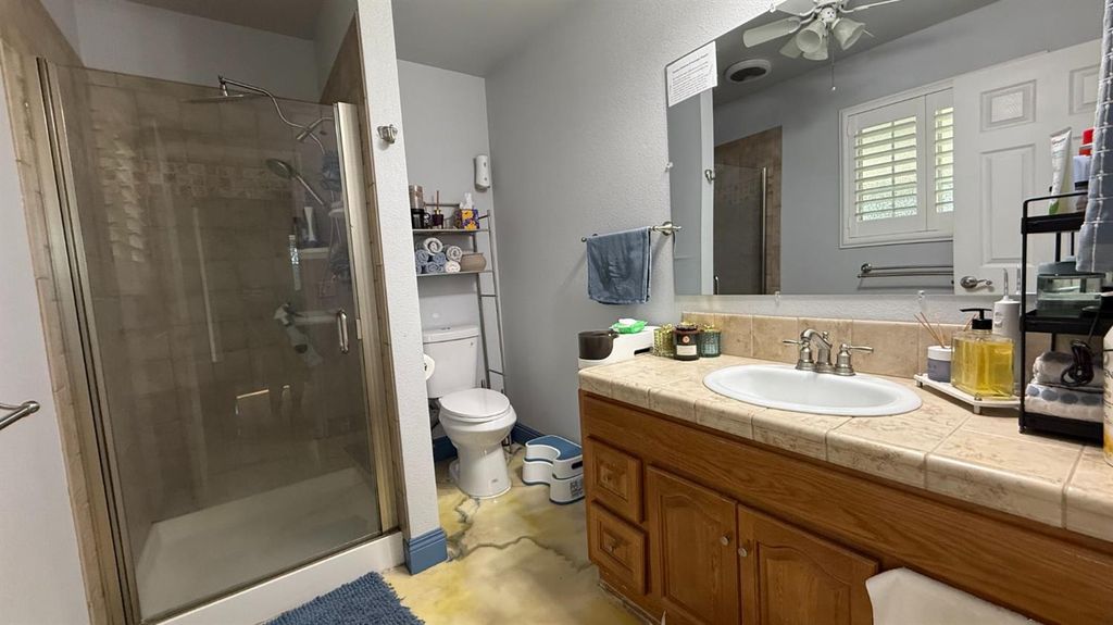 Image 32 of property listing at 9568 S Academy Avenue, Selma, CA 93662