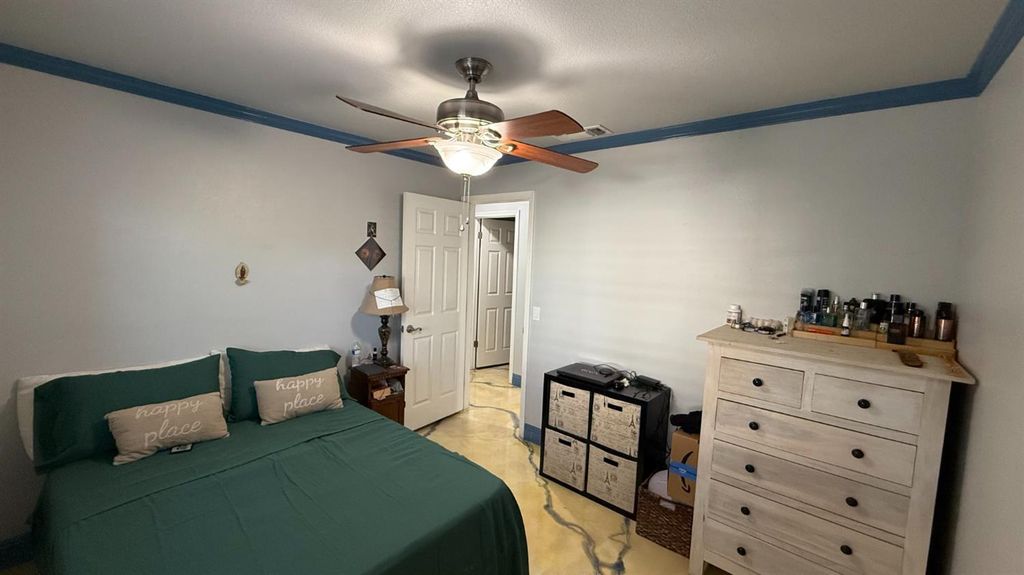 Image 36 of property listing at 9568 S Academy Avenue, Selma, CA 93662