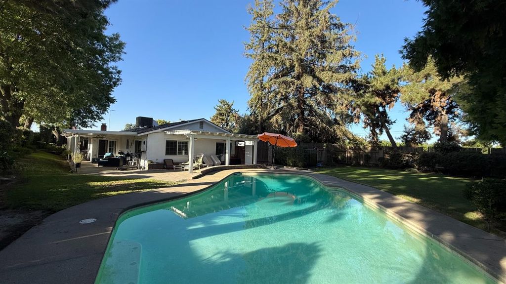 Image 50 of property listing at 9568 S Academy Avenue, Selma, CA 93662