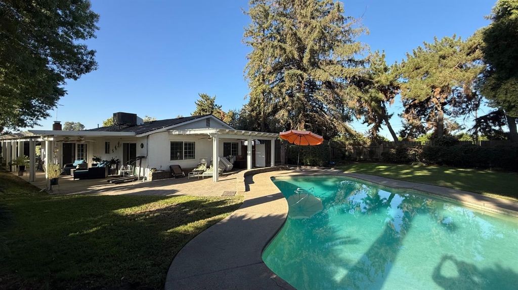 Image 53 of property listing at 9568 S Academy Avenue, Selma, CA 93662
