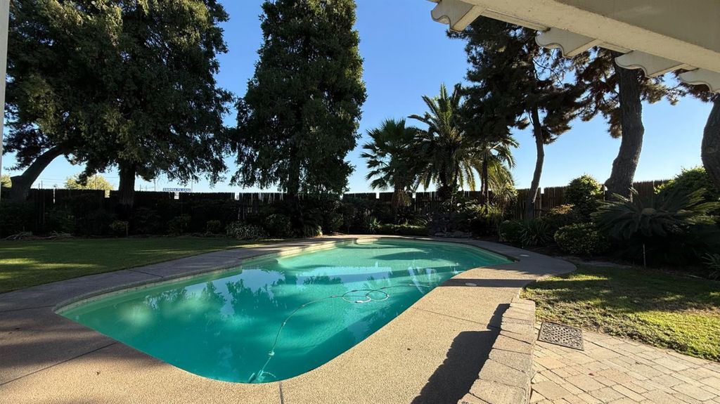Image 55 of property listing at 9568 S Academy Avenue, Selma, CA 93662