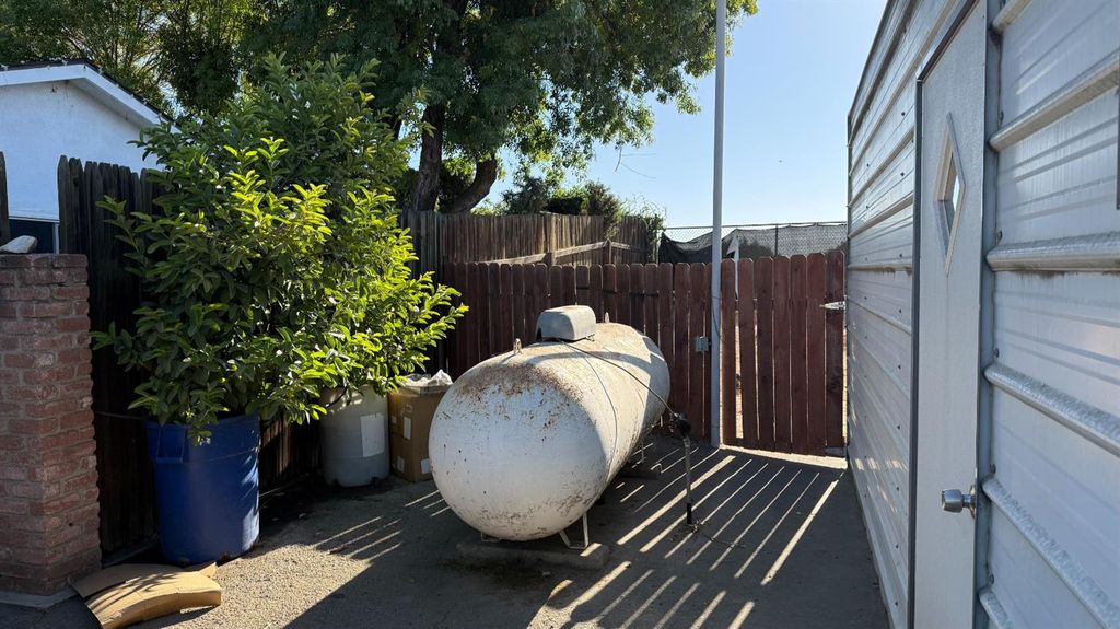 Image 58 of property listing at 9568 S Academy Avenue, Selma, CA 93662