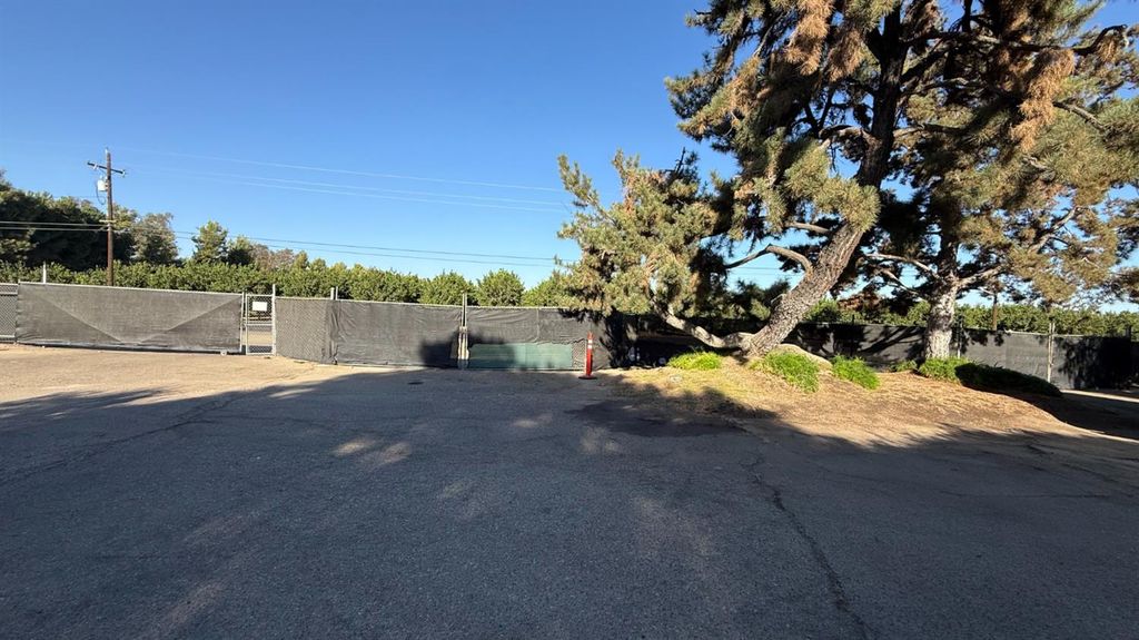 Image 60 of property listing at 9568 S Academy Avenue, Selma, CA 93662