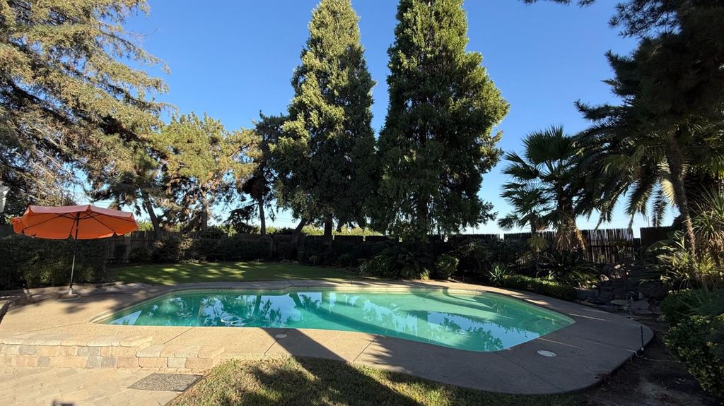 Image 61 of property listing at 9568 S Academy Avenue, Selma, CA 93662