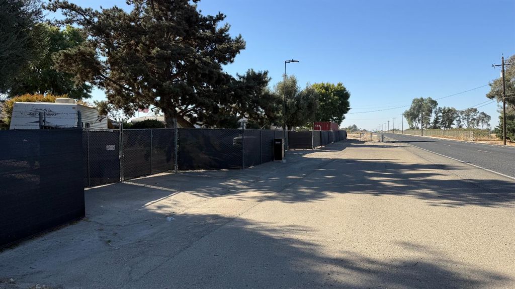Image 62 of property listing at 9568 S Academy Avenue, Selma, CA 93662
