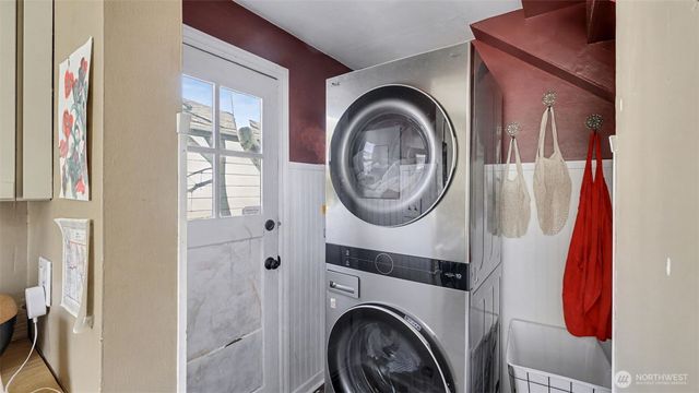 8650 10th Avenue SW, Seattle, WA 98106