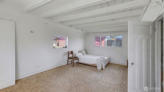 8650 10th Avenue SW, Seattle, WA 98106