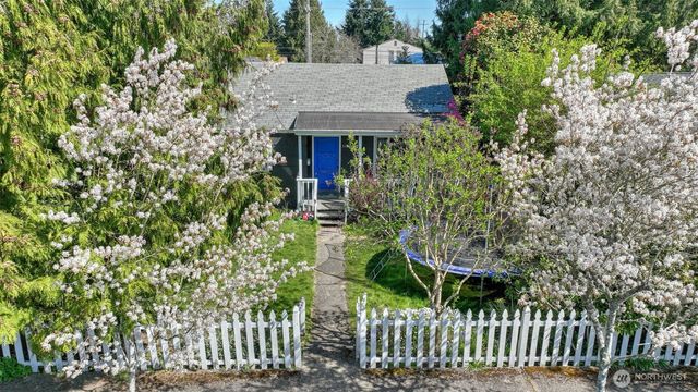 8650 10th Avenue SW, Seattle, WA 98106