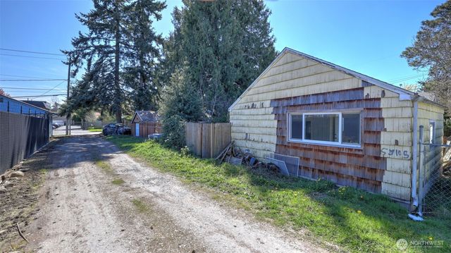 8650 10th Avenue SW, Seattle, WA 98106