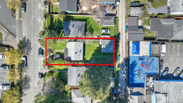 8650 10th Avenue SW, Seattle, WA 98106