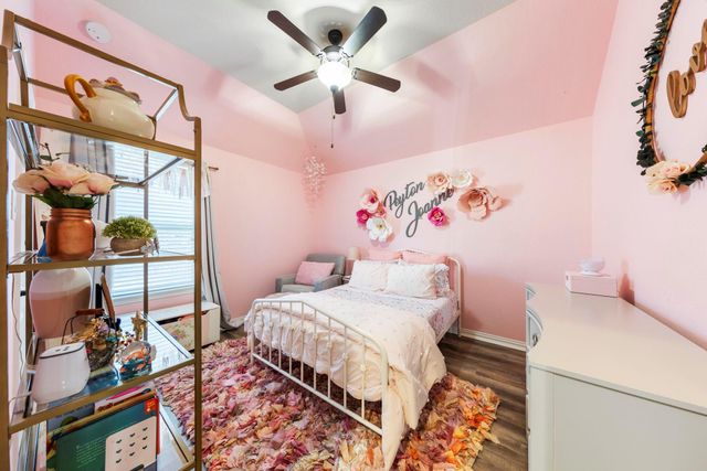 103 S Vershire Circle, Magnolia, TX 77354