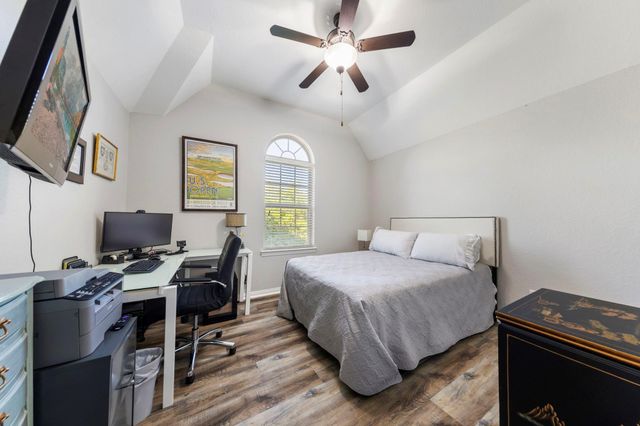 103 S Vershire Circle, Magnolia, TX 77354