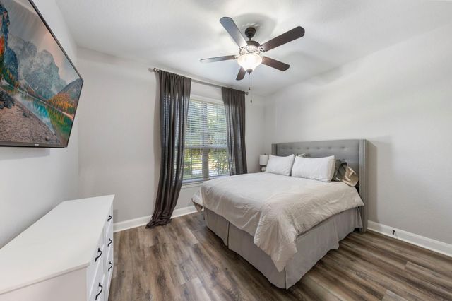 103 S Vershire Circle, Magnolia, TX 77354